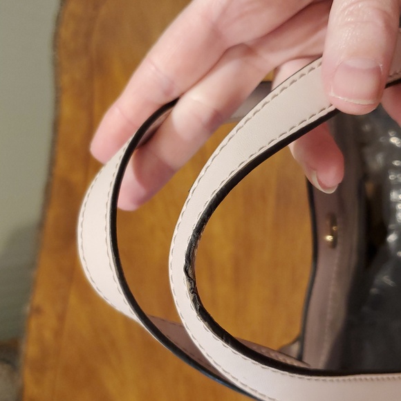 Michael Kors Kenly Signature Tote - Picture 10 of 14